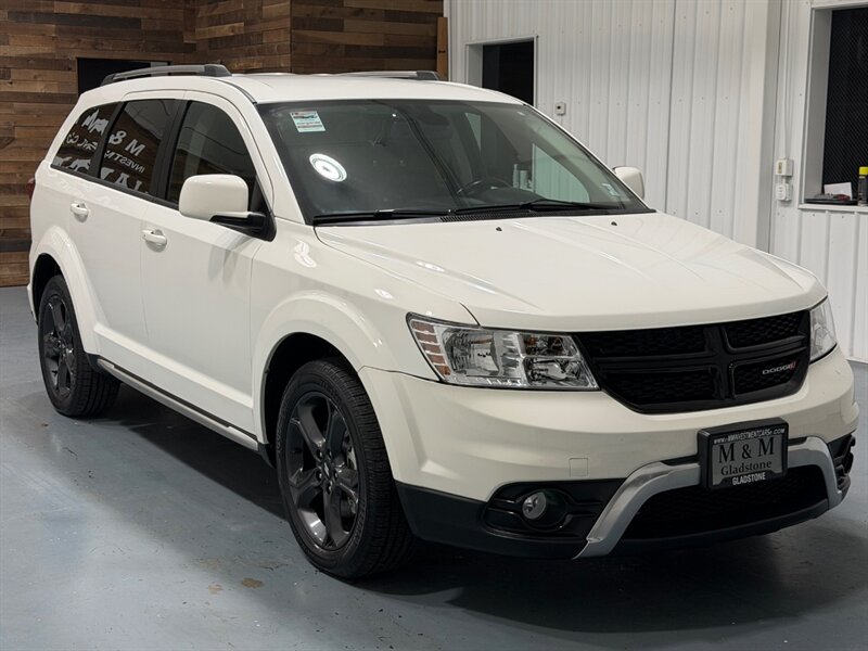 2019 Dodge Journey Crossroad 3RD ROW SEAT / 3.6L V6 / 51,000 MILES / LEATHER SEATS / Backup Camera - Photo 60 - Gladstone, OR 97027