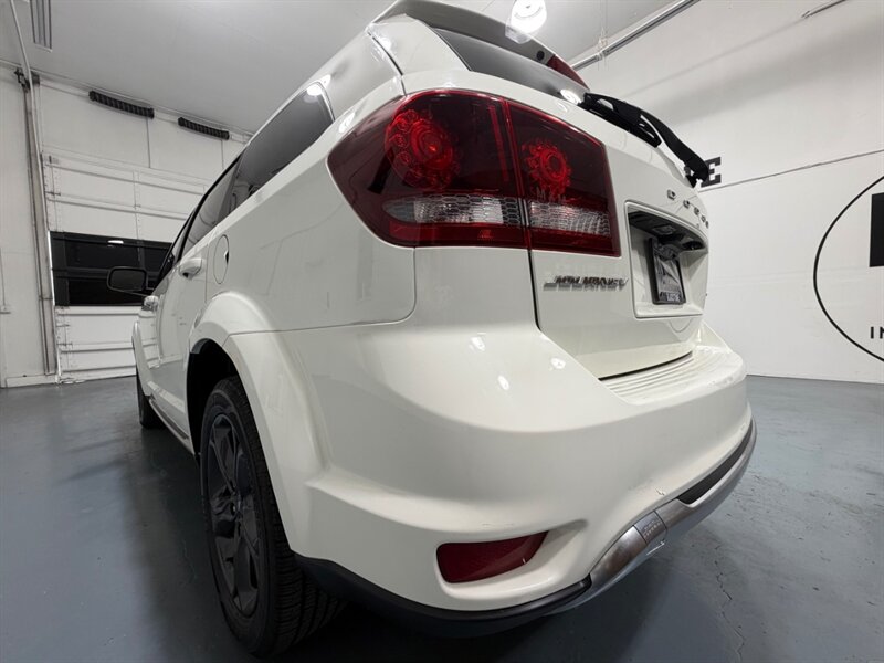 2019 Dodge Journey Crossroad 3RD ROW SEAT / 3.6L V6 / 51,000 MILES / LEATHER SEATS / Backup Camera - Photo 57 - Gladstone, OR 97027