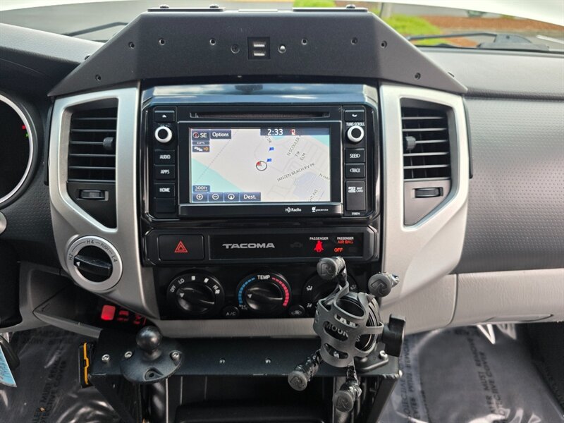 2015 Toyota Tacoma V6 2015 Toyota Tacoma 4X4 / TRD SPORT / OFF ROAD BUMPER / WINCH / PEDAL COMMANDER / LED's / NO-RUST / NEW LIFT + NEW TIRES / CUSTOM BUILT - Photo 19 - Portland, OR 97217