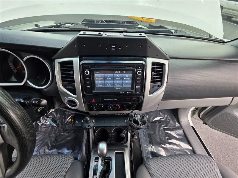 2015 Toyota Tacoma V6 2015 Toyota Tacoma 4X4 / TRD SPORT / OFF ROAD BUMPER / WINCH / PEDAL COMMANDER / LED's / NO-RUST / NEW LIFT + NEW TIRES / CUSTOM BUILT - Photo 36 - Portland, OR 97217