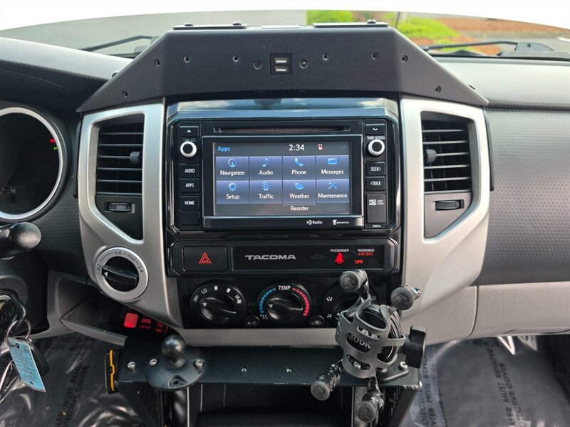 2015 Toyota Tacoma V6 2015 Toyota Tacoma 4X4 / TRD SPORT / OFF ROAD BUMPER / WINCH / PEDAL COMMANDER / LED's / NO-RUST / NEW LIFT + NEW TIRES / CUSTOM BUILT - Photo 37 - Portland, OR 97217