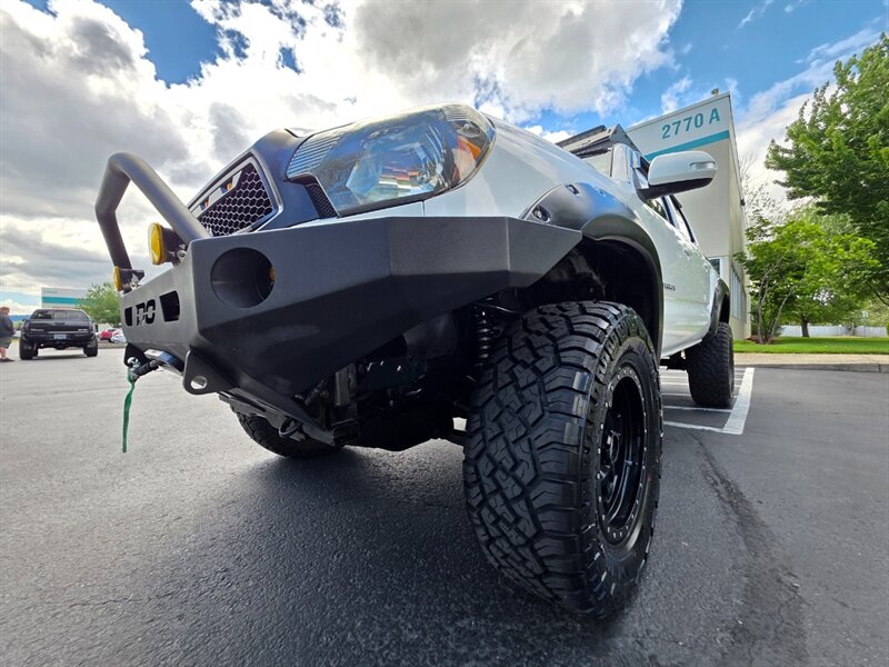2015 Toyota Tacoma V6 2015 Toyota Tacoma 4X4 / TRD SPORT / OFF ROAD BUMPER / WINCH / PEDAL COMMANDER / LED's / NO-RUST / NEW LIFT + NEW TIRES / CUSTOM BUILT - Photo 10 - Portland, OR 97217