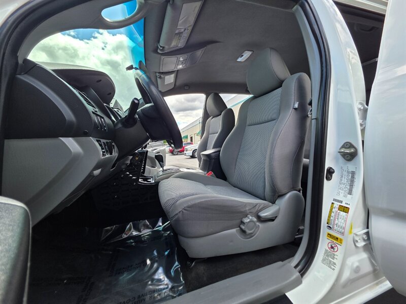 2015 Toyota Tacoma V6 2015 Toyota Tacoma 4X4 / TRD SPORT / OFF ROAD BUMPER / WINCH / PEDAL COMMANDER / LED's / NO-RUST / NEW LIFT + NEW TIRES / CUSTOM BUILT - Photo 13 - Portland, OR 97217