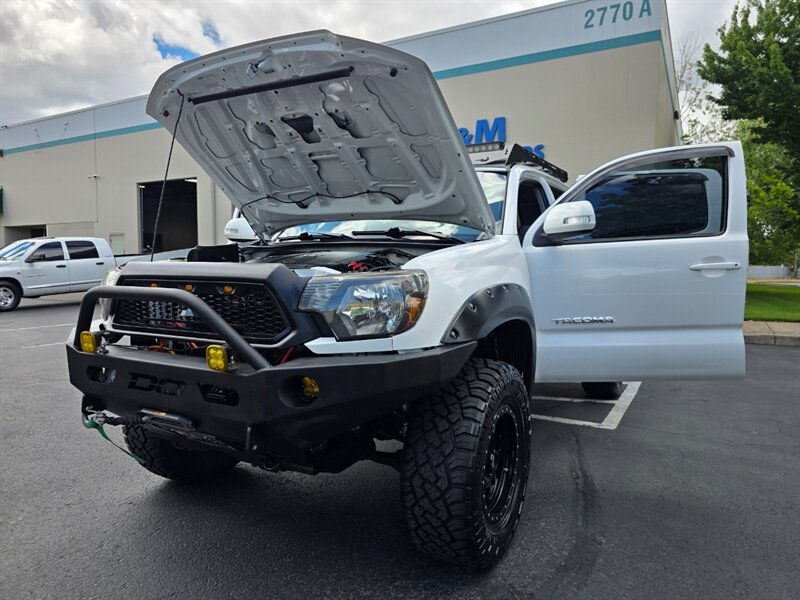 2015 Toyota Tacoma V6 2015 Toyota Tacoma 4X4 / TRD SPORT / OFF ROAD BUMPER / WINCH / PEDAL COMMANDER / LED's / NO-RUST / NEW LIFT + NEW TIRES / CUSTOM BUILT - Photo 25 - Portland, OR 97217