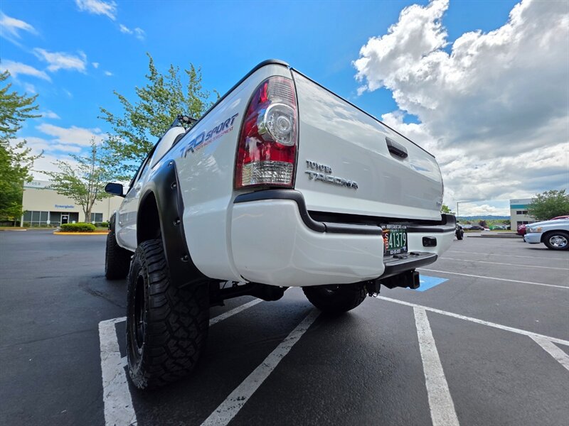 2015 Toyota Tacoma V6 2015 Toyota Tacoma 4X4 / TRD SPORT / OFF ROAD BUMPER / WINCH / PEDAL COMMANDER / LED's / NO-RUST / NEW LIFT + NEW TIRES / CUSTOM BUILT - Photo 11 - Portland, OR 97217
