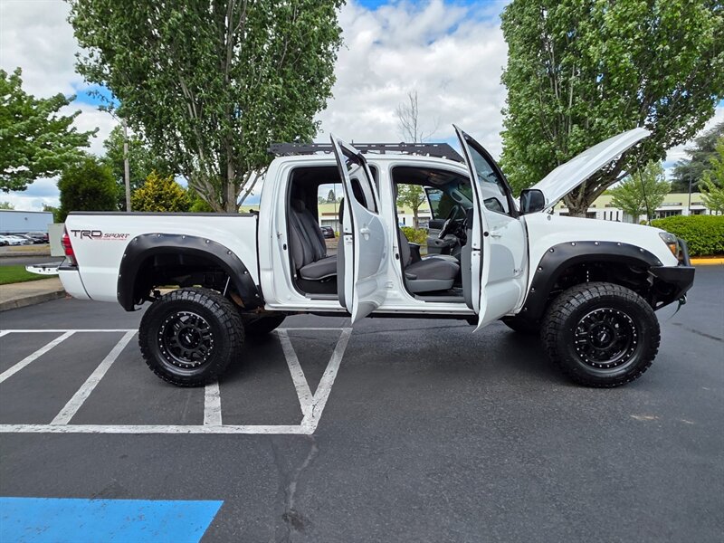 2015 Toyota Tacoma V6 2015 Toyota Tacoma 4X4 / TRD SPORT / OFF ROAD BUMPER / WINCH / PEDAL COMMANDER / LED's / NO-RUST / NEW LIFT + NEW TIRES / CUSTOM BUILT - Photo 24 - Portland, OR 97217