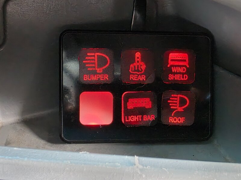 2015 Toyota Tacoma V6 2015 Toyota Tacoma 4X4 / TRD SPORT / OFF ROAD BUMPER / WINCH / PEDAL COMMANDER / LED's / NO-RUST / NEW LIFT + NEW TIRES / CUSTOM BUILT - Photo 40 - Portland, OR 97217