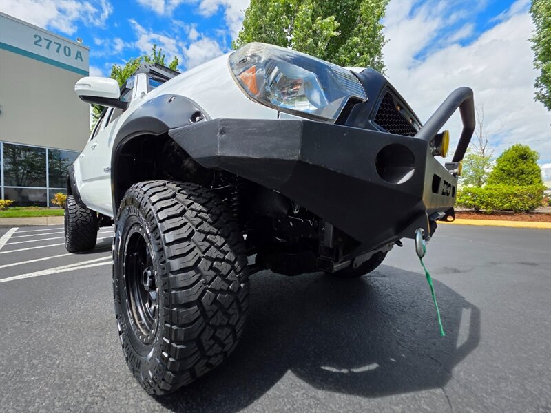 2015 Toyota Tacoma V6 2015 Toyota Tacoma 4X4 / TRD SPORT / OFF ROAD BUMPER / WINCH / PEDAL COMMANDER / LED's / NO-RUST / NEW LIFT + NEW TIRES / CUSTOM BUILT - Photo 9 - Portland, OR 97217