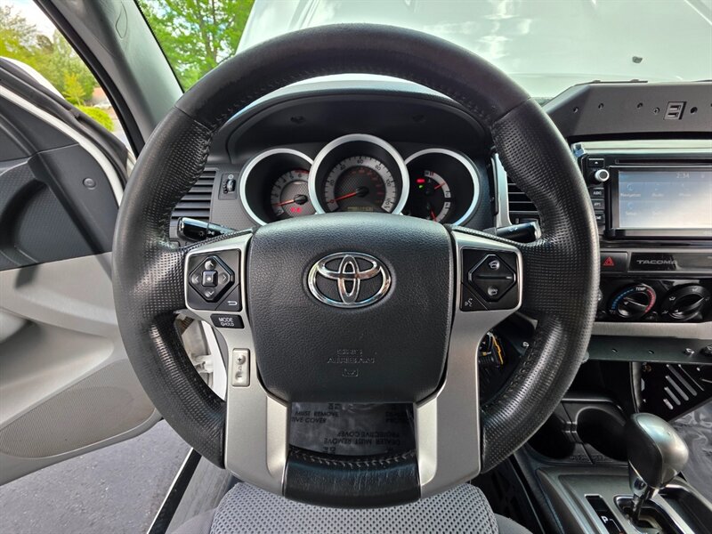 2015 Toyota Tacoma V6 2015 Toyota Tacoma 4X4 / TRD SPORT / OFF ROAD BUMPER / WINCH / PEDAL COMMANDER / LED's / NO-RUST / NEW LIFT + NEW TIRES / CUSTOM BUILT - Photo 43 - Portland, OR 97217