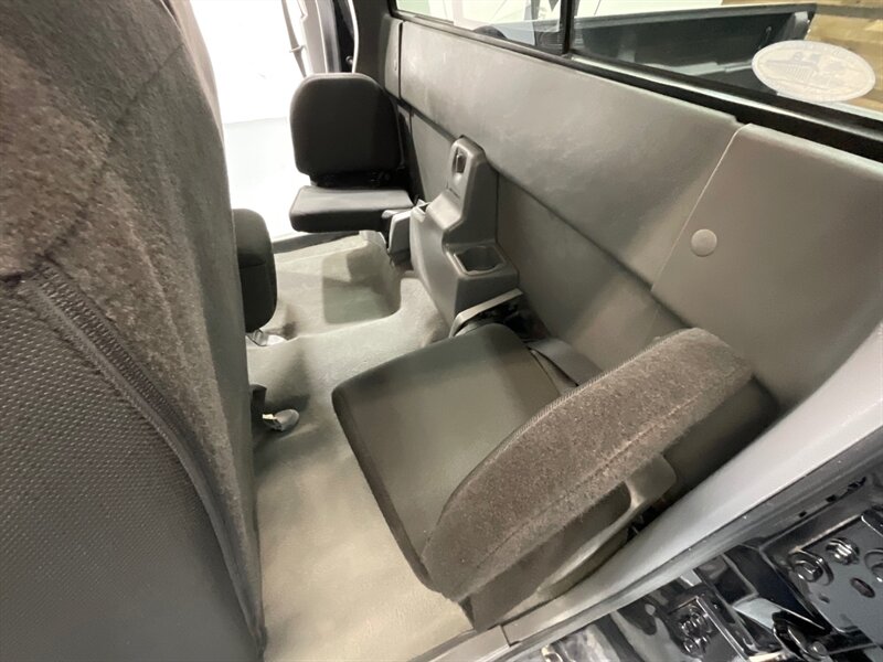 2010 Ford Ranger XLT Super Cab 4dr 4X4 / 4.0L V6 / 1-OWNER / Automatic / Towing Pkg / ZERO RUST - Photo 13 - Gladstone, OR 97027