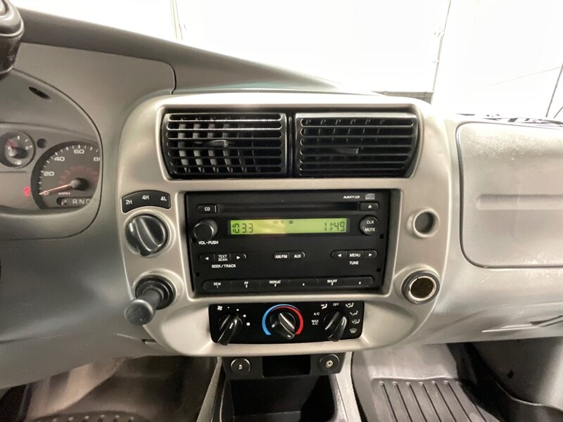 2010 Ford Ranger XLT Super Cab 4dr 4X4 / 4.0L V6 / 1-OWNER / Automatic / Towing Pkg / ZERO RUST - Photo 16 - Gladstone, OR 97027