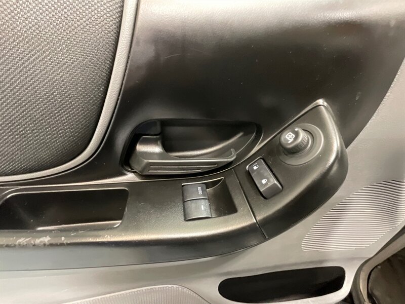 2010 Ford Ranger XLT Super Cab 4dr 4X4 / 4.0L V6 / 1-OWNER / Automatic / Towing Pkg / ZERO RUST - Photo 35 - Gladstone, OR 97027