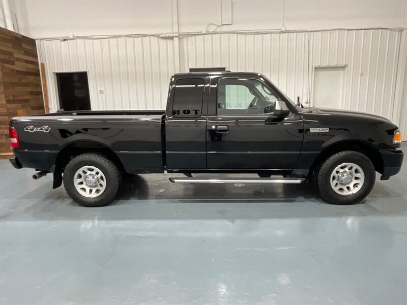 2010 Ford Ranger XLT Super Cab 4dr 4X4 / 4.0L V6 / 1-OWNER / Automatic / Towing Pkg / ZERO RUST - Photo 4 - Gladstone, OR 97027