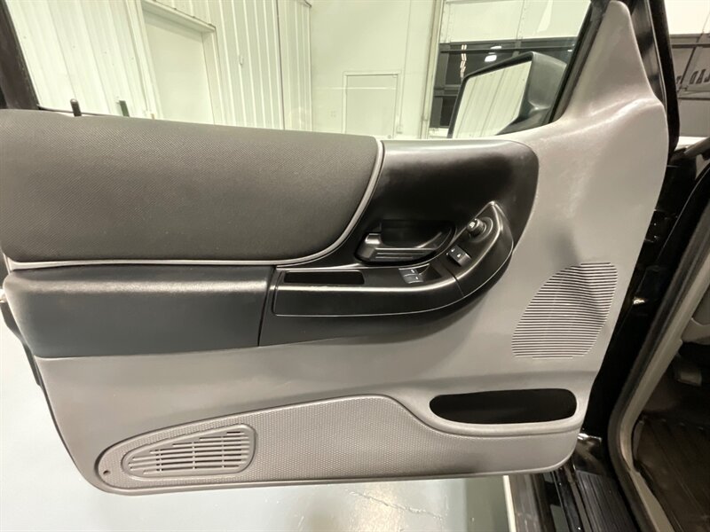 2010 Ford Ranger XLT Super Cab 4dr 4X4 / 4.0L V6 / 1-OWNER / Automatic / Towing Pkg / ZERO RUST - Photo 33 - Gladstone, OR 97027