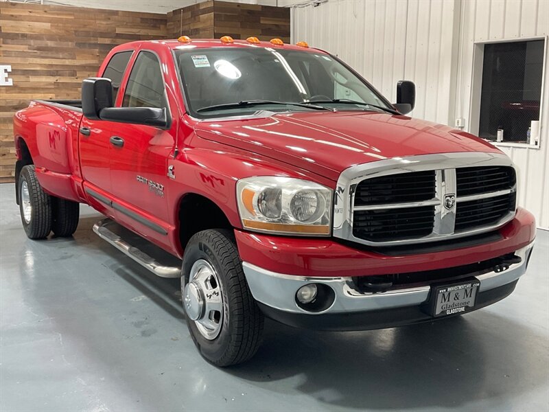2006 Dodge Ram 3500 SLT 4X4 5.9L DIESEL / DUALLY /1-OWNER/ 77K MILES  / DUALLY LONG BED / 1-TON / NEW TIRES / ZERO RUST - Photo 2 - Gladstone, OR 97027