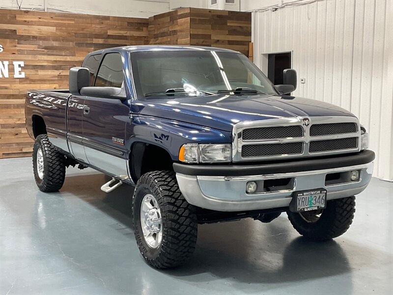 2001 Dodge Ram 2500 Laramie 4X4 / 5.9L DIESEL / 5-SPEED MANUAL/1-OWNER  / Leather Seats / Long Bed / BRAND NEW TIRES / ZERO RUST - Photo 2 - Gladstone, OR 97027