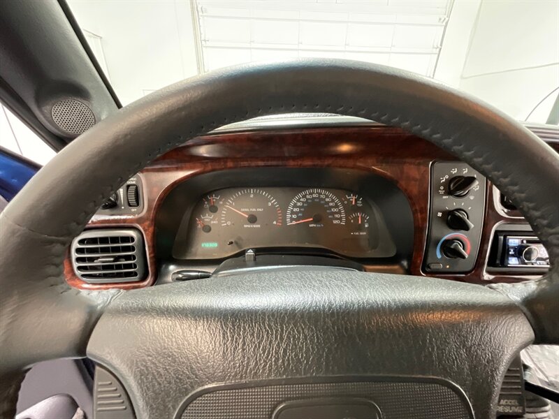 2001 Dodge Ram 2500 Laramie 4X4 / 5.9L DIESEL / 5-SPEED MANUAL/1-OWNER  / Leather Seats / Long Bed / BRAND NEW TIRES / ZERO RUST - Photo 43 - Gladstone, OR 97027