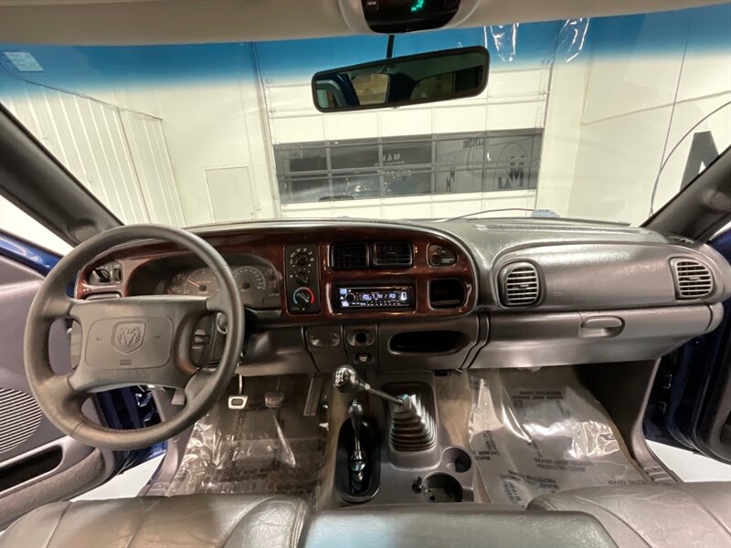 2001 Dodge Ram 2500 Laramie 4X4 / 5.9L DIESEL / 5-SPEED MANUAL/1-OWNER  / Leather Seats / Long Bed / BRAND NEW TIRES / ZERO RUST - Photo 39 - Gladstone, OR 97027