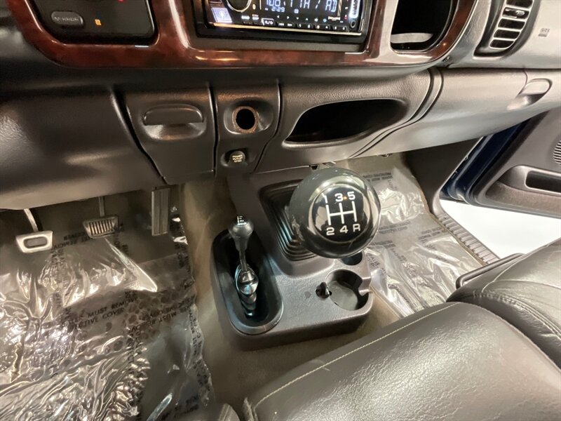 2001 Dodge Ram 2500 Laramie 4X4 / 5.9L DIESEL / 5-SPEED MANUAL/1-OWNER  / Leather Seats / Long Bed / BRAND NEW TIRES / ZERO RUST - Photo 18 - Gladstone, OR 97027
