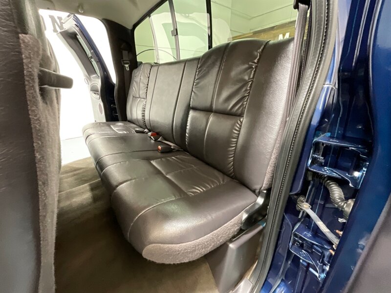 2001 Dodge Ram 2500 Laramie 4X4 / 5.9L DIESEL / 5-SPEED MANUAL/1-OWNER  / Leather Seats / Long Bed / BRAND NEW TIRES / ZERO RUST - Photo 14 - Gladstone, OR 97027