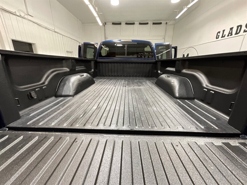 2001 Dodge Ram 2500 Laramie 4X4 / 5.9L DIESEL / 5-SPEED MANUAL/1-OWNER  / Leather Seats / Long Bed / BRAND NEW TIRES / ZERO RUST - Photo 44 - Gladstone, OR 97027