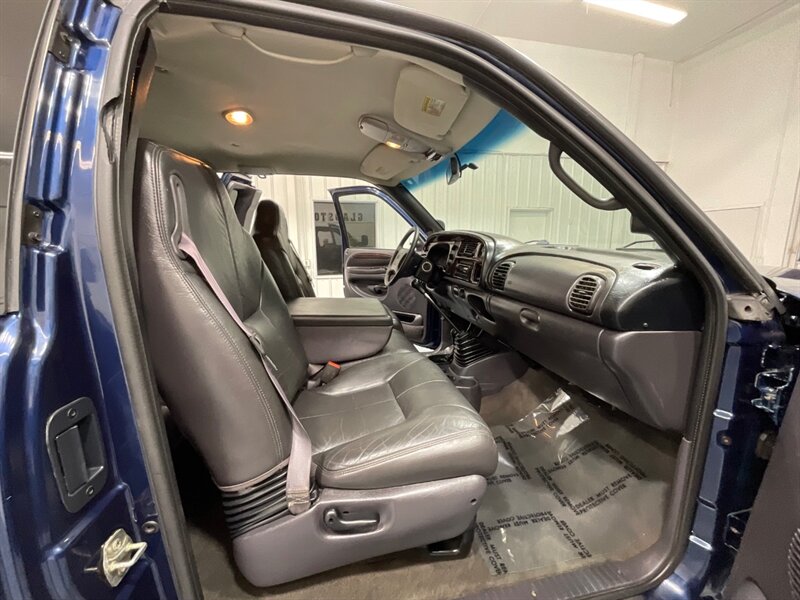 2001 Dodge Ram 2500 Laramie 4X4 / 5.9L DIESEL / 5-SPEED MANUAL/1-OWNER  / Leather Seats / Long Bed / BRAND NEW TIRES / ZERO RUST - Photo 16 - Gladstone, OR 97027