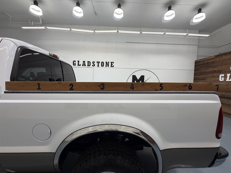 2002 Ford F-250 Lariat 4X4 / 7.3L DIESEL / NEW TIRES / ONLY 136K / LEATHER / SHORT BED / RUST FREE - Photo 10 - Gladstone, OR 97027