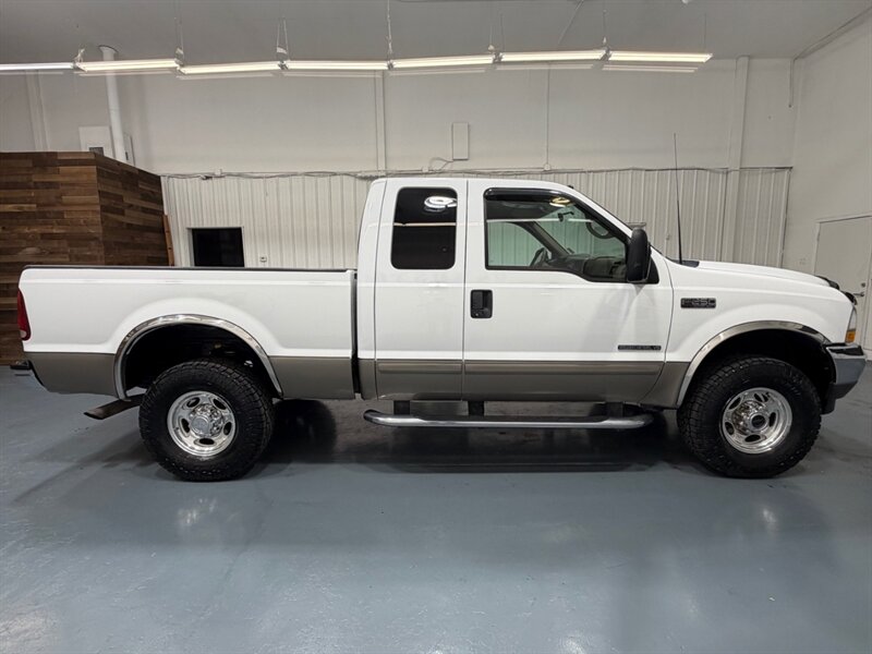 2002 Ford F-250 Lariat 4X4 / 7.3L DIESEL / NEW TIRES / ONLY 136K / LEATHER / SHORT BED / RUST FREE - Photo 4 - Gladstone, OR 97027