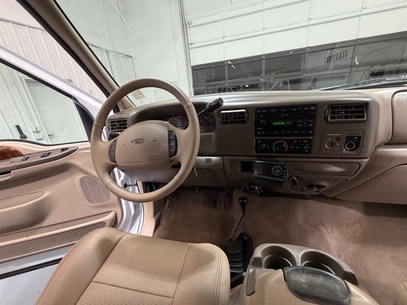 2002 Ford F-250 Lariat 4X4 / 7.3L DIESEL / NEW TIRES / ONLY 136K / LEATHER / SHORT BED / RUST FREE - Photo 17 - Gladstone, OR 97027