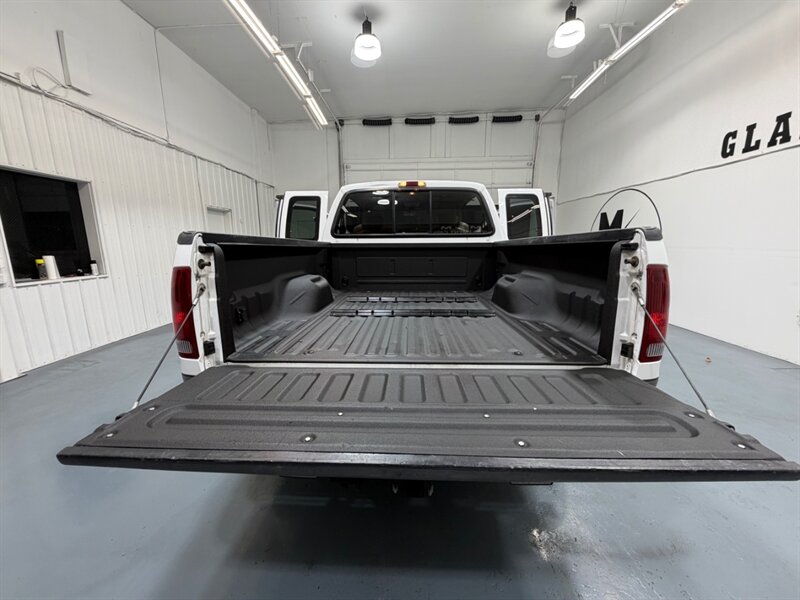 2002 Ford F-250 Lariat 4X4 / 7.3L DIESEL / NEW TIRES / ONLY 136K / LEATHER / SHORT BED / RUST FREE - Photo 11 - Gladstone, OR 97027