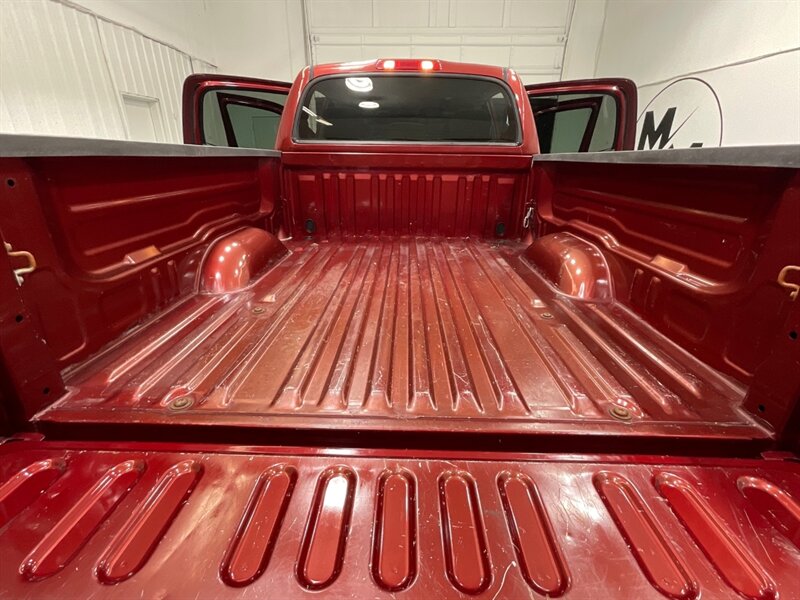 2006 Toyota Tundra SR5 Double Cab 4X4 / 4.7L V8 / ONLY 93K MILES / ZERO RUST / TIMING BELT + WATER PUMP SERVICE DONE - Photo 10 - Gladstone, OR 97027