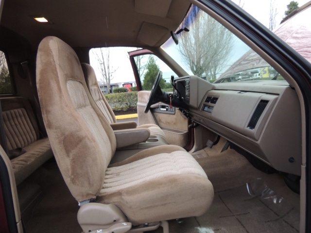 1993 Chevrolet C3500 Silverado   - Photo 35 - Portland, OR 97217