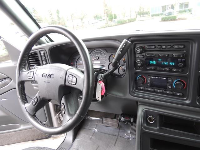 2005 GMC Sierra 3500 SLT / 4X4 / 6.6L DURAMAX / DUALLY / 50K MILES   - Photo 17 - Portland, OR 97217