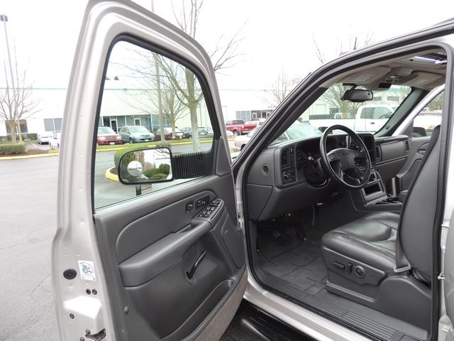 2005 GMC Sierra 3500 SLT / 4X4 / 6.6L DURAMAX / DUALLY / 50K MILES   - Photo 12 - Portland, OR 97217