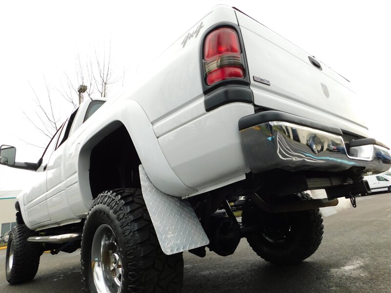 2000 Dodge Ram 1500 CLUB CAB 4X4 / V8 / LOW MILES / CUSTOM LIFT