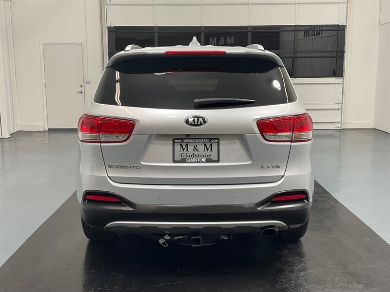 2018 Kia Sorento EX V6 4X4 / 3RD ROW SEAT / Leather / 32K MILES  / Excel Cond - Photo 7 - Gladstone, OR 97027