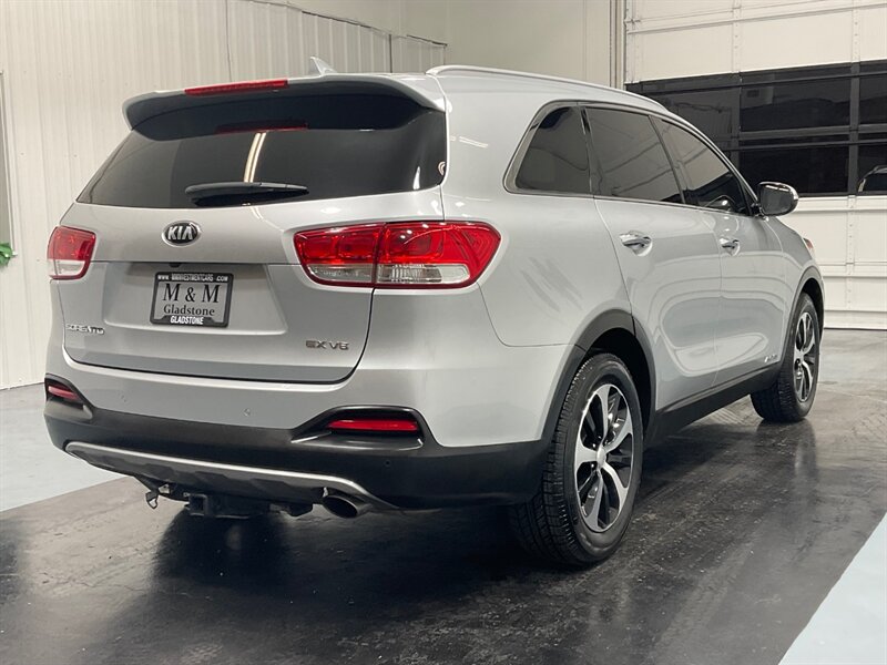 2018 Kia Sorento EX V6 4X4 / 3RD ROW SEAT / Leather / 32K MILES  / Excel Cond - Photo 9 - Gladstone, OR 97027