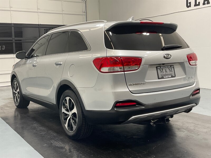 2018 Kia Sorento EX V6 4X4 / 3RD ROW SEAT / Leather / 32K MILES  / Excel Cond - Photo 8 - Gladstone, OR 97027