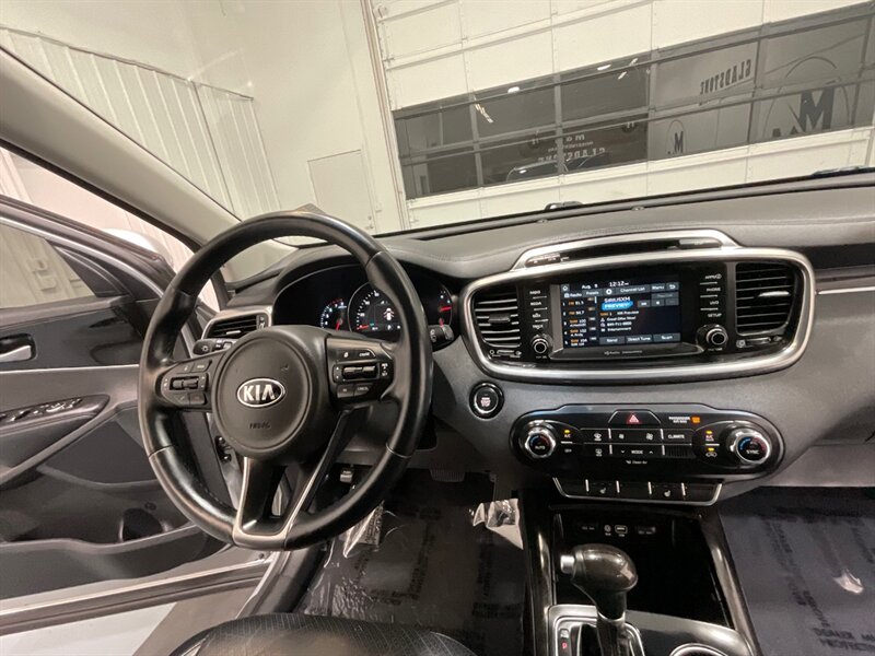 2018 Kia Sorento EX V6 4X4 / 3RD ROW SEAT / Leather / 32K MILES  / Excel Cond - Photo 45 - Gladstone, OR 97027