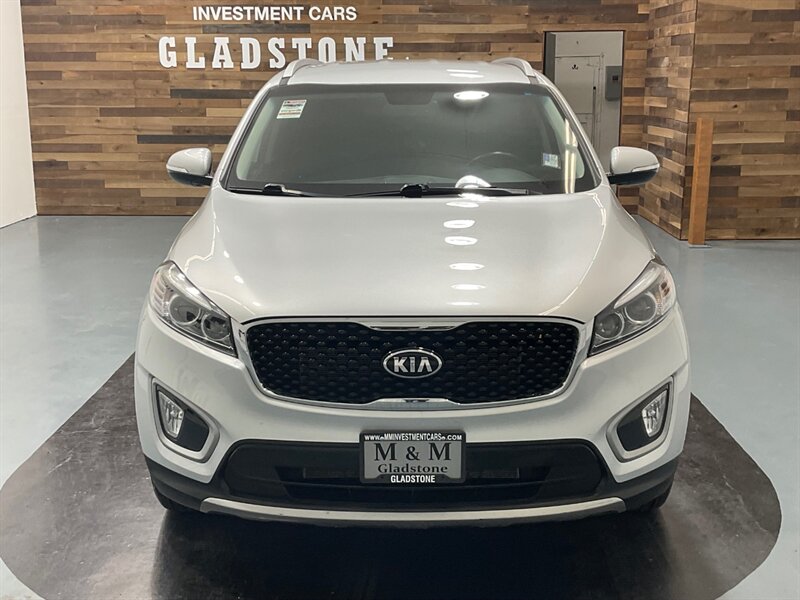 2018 Kia Sorento EX V6 4X4 / 3RD ROW SEAT / Leather / 32K MILES  / Excel Cond - Photo 6 - Gladstone, OR 97027