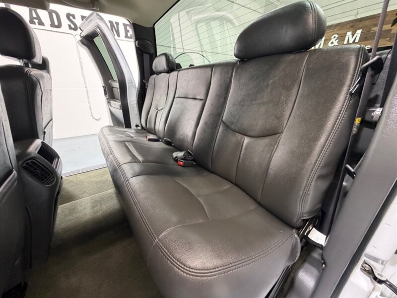 2004 Chevrolet Silverado 2500 2500HD LT 4X4 8.1L V8 / ALLISON TRANS / 57K MILES /Leather w. heated Seats / LONG BED / ZERO RUST / ALLISON 1000 TRANNY - Photo 15 - Gladstone, OR 97027
