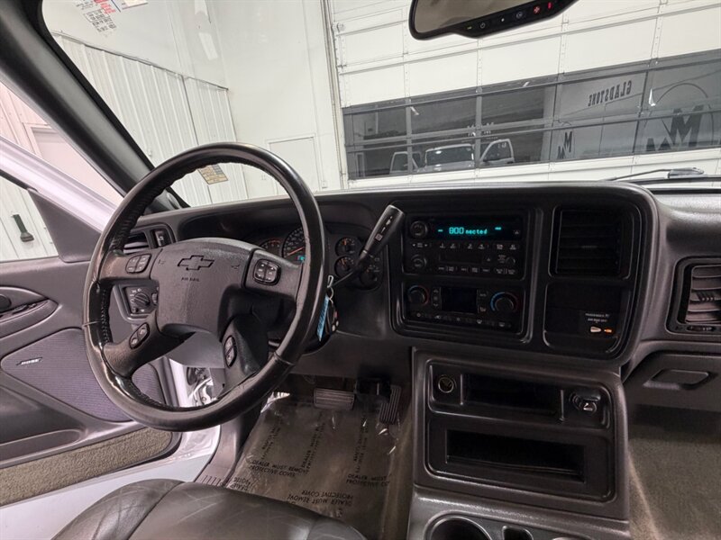 2004 Chevrolet Silverado 2500 2500HD LT 4X4 8.1L V8 / ALLISON TRANS / 57K MILES /Leather w. heated Seats / LONG BED / ZERO RUST / ALLISON 1000 TRANNY - Photo 18 - Gladstone, OR 97027