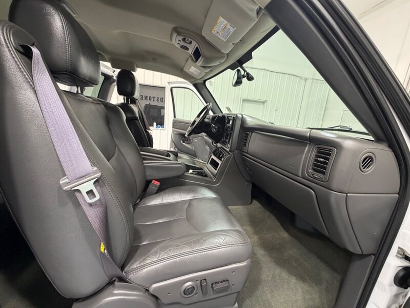 2004 Chevrolet Silverado 2500 2500HD LT 4X4 8.1L V8 / ALLISON TRANS / 57K MILES /Leather w. heated Seats / LONG BED / ZERO RUST / ALLISON 1000 TRANNY - Photo 16 - Gladstone, OR 97027