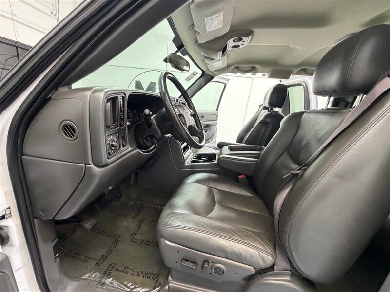2004 Chevrolet Silverado 2500 2500HD LT 4X4 8.1L V8 / ALLISON TRANS / 57K MILES /Leather w. heated Seats / LONG BED / ZERO RUST / ALLISON 1000 TRANNY - Photo 14 - Gladstone, OR 97027