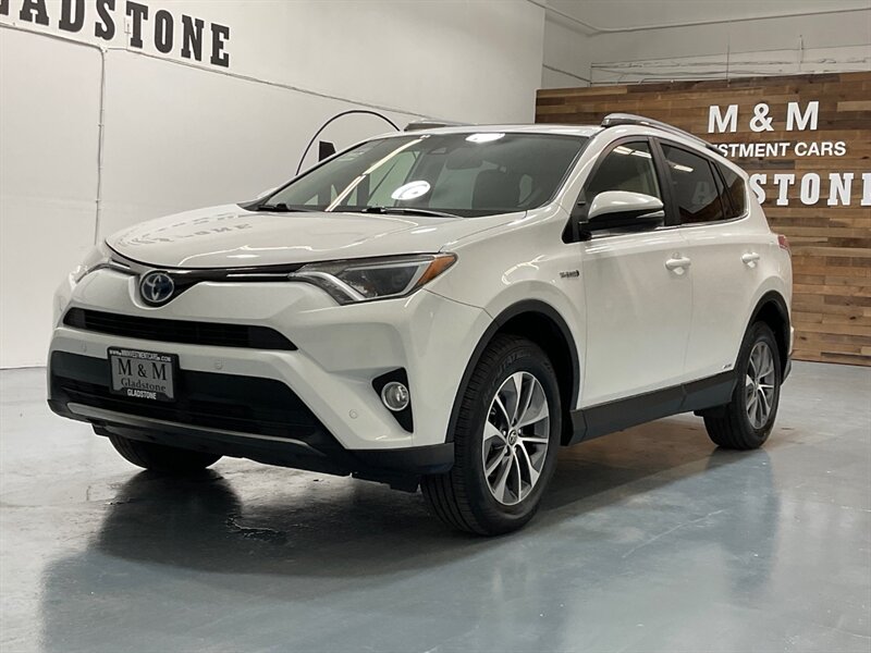 2017 Toyota RAV4 XLE AWD / 2.5L 4Cyl HYBRID / 1-OWNER LOCAL   - Photo 56 - Gladstone, OR 97027