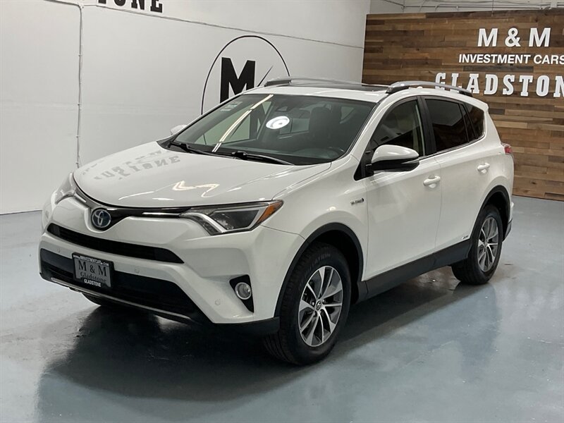 2017 Toyota RAV4 XLE AWD / 2.5L 4Cyl HYBRID / 1-OWNER LOCAL   - Photo 57 - Gladstone, OR 97027