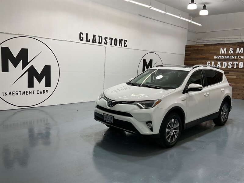 2017 Toyota RAV4 XLE AWD / 2.5L 4Cyl HYBRID / 1-OWNER LOCAL   - Photo 60 - Gladstone, OR 97027