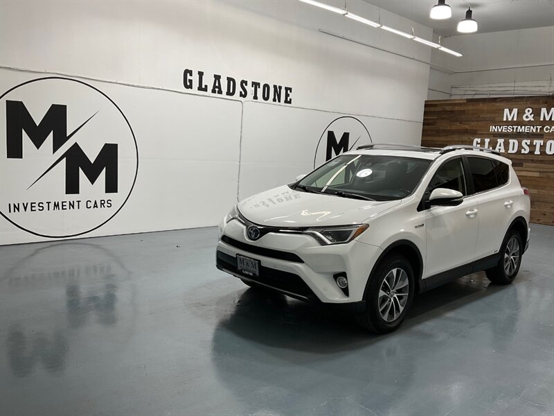 2017 Toyota RAV4 XLE AWD / 2.5L 4Cyl HYBRID / 1-OWNER LOCAL   - Photo 25 - Gladstone, OR 97027