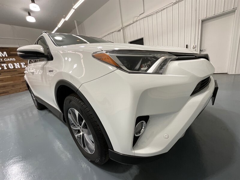 2017 Toyota RAV4 XLE AWD / 2.5L 4Cyl HYBRID / 1-OWNER LOCAL   - Photo 53 - Gladstone, OR 97027