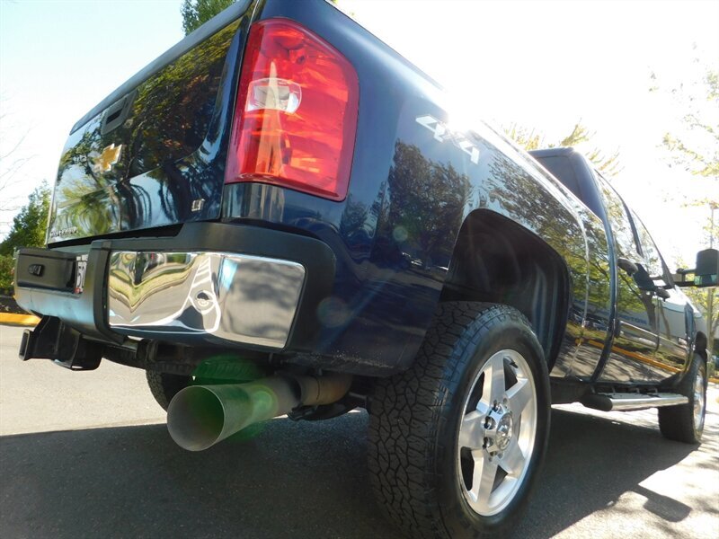 2012 Chevrolet Silverado 2500 LT Heavy Duty 4X4 / 6.6L DURAMAX DIESEL / CLEAN   - Photo 12 - Portland, OR 97217